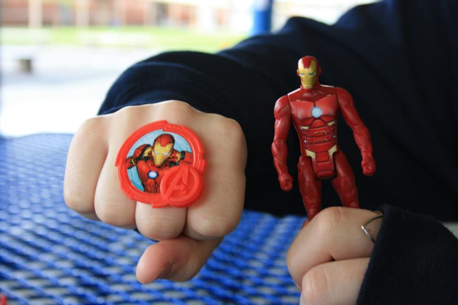 Iron+Man+action+figure+and+ring.